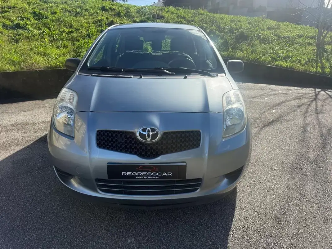 Toyota Yaris 2006 - 5650 EUR, 162000 km - AUTO.MOTO.pt - 162000km - foto 2 de 23