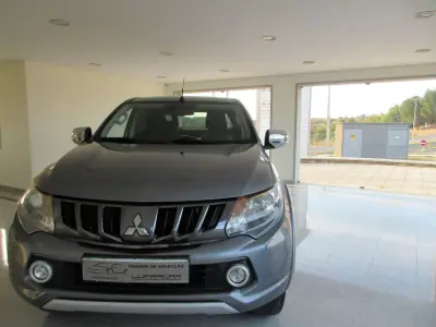 Mitsubishi L200 2017 - 23500 EUR, 180000 km - foto 3 de 25