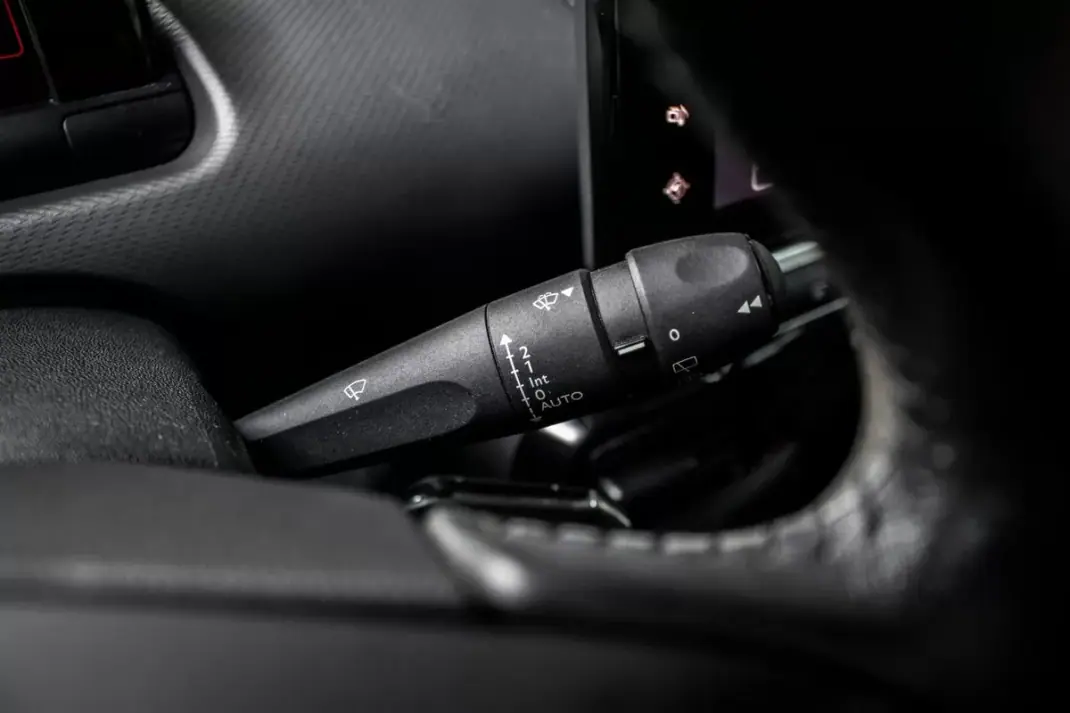 Citroën C4 Cactus 2016 - 10550 EUR, 98640 km - AUTO.MOTO.pt - 98640km - foto 17 de 42