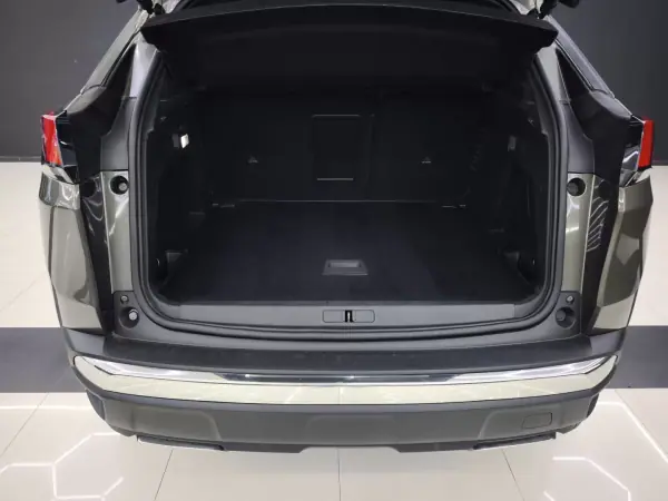 Peugeot 3008 2017 - 19950 EUR, 138410 km - AUTO.MOTO.pt - 138410km - foto 11 de 39