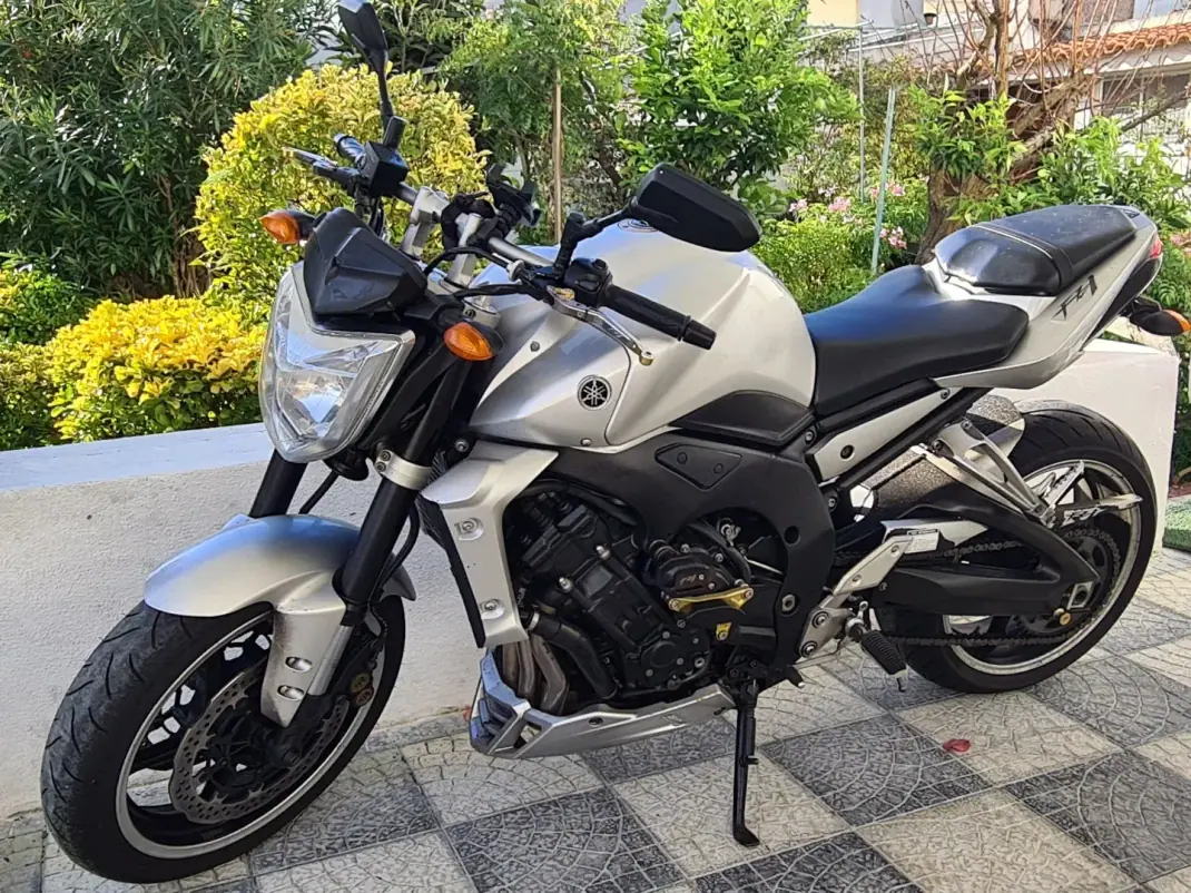 Yamaha FZ1-N 2009 - 4500 EUR, 77000 km - 77000km - foto 4 de 11