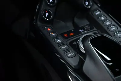 Aston Martin V8 Vantage Coupe 2019 - 144950 EUR, 31000 km - 31000km - foto 42 de 45