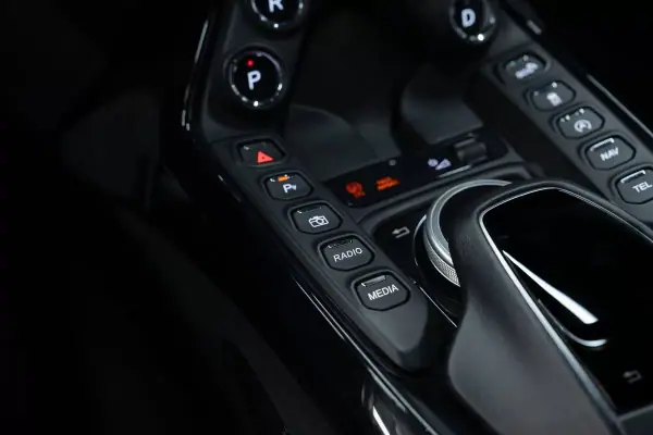 Aston Martin V8 Vantage Coupe 2019 - 144950 EUR, 31000 km - 31000km - foto 42 de 45