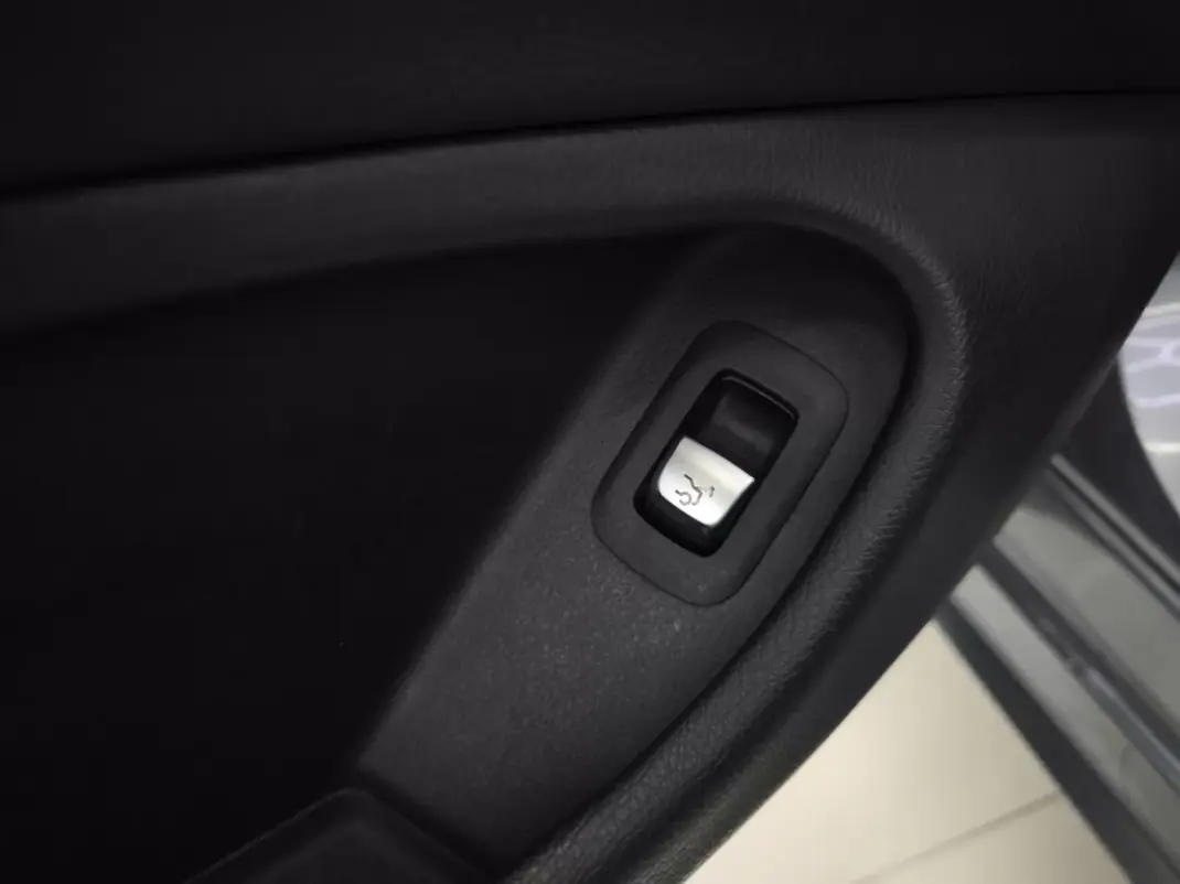 Mercedes-Benz C 220 2017 - 30950 EUR, 148819 km - AUTO.MOTO.pt - 148819km - foto 21 de 44