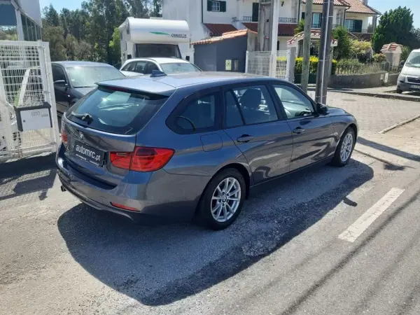 BMW 318 2013 - 14900 EUR, 184100 km - AUTO.MOTO.pt - 184100km - foto 10 de 38