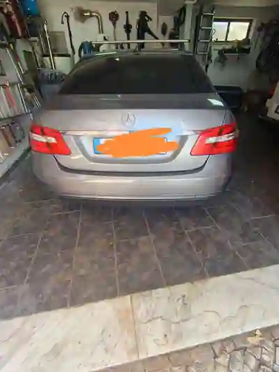 Mercedes-Benz E 200 2011 - 11000 EUR, 333000 km - 333000km - foto 2 de 14