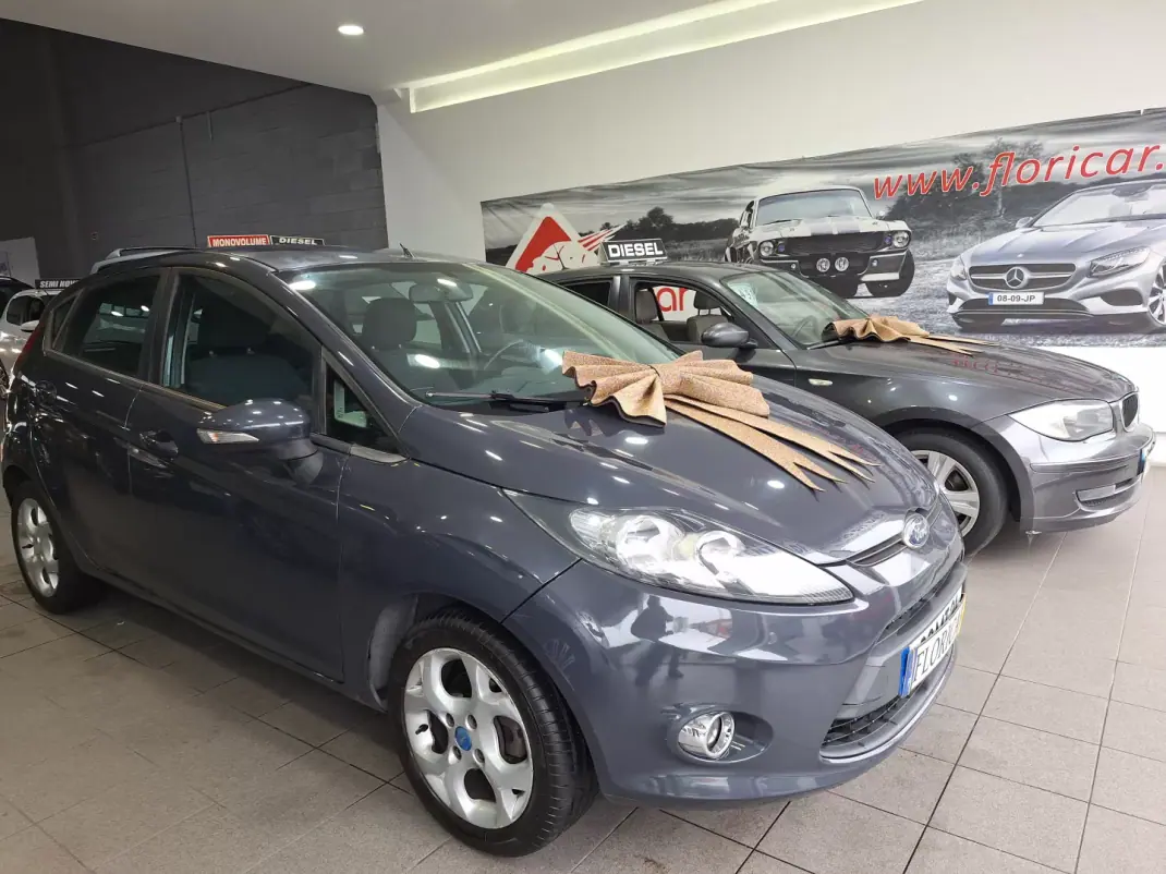 Ford Fiesta 2012 - 6900 EUR, 163718 km - AUTO.MOTO.pt - 163718km - foto 1 de 24