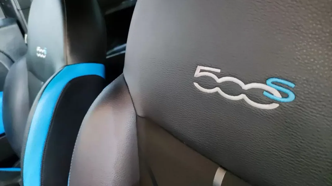 Fiat 500 2017 - 10999 EUR, 40000 km - AUTO.MOTO.pt - 40000km - foto 21 de 27