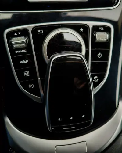 Mercedes-Benz GLC 250 2019 - 34950 EUR, 169900 km - AUTO.MOTO.pt - 169900km - foto 32 de 36
