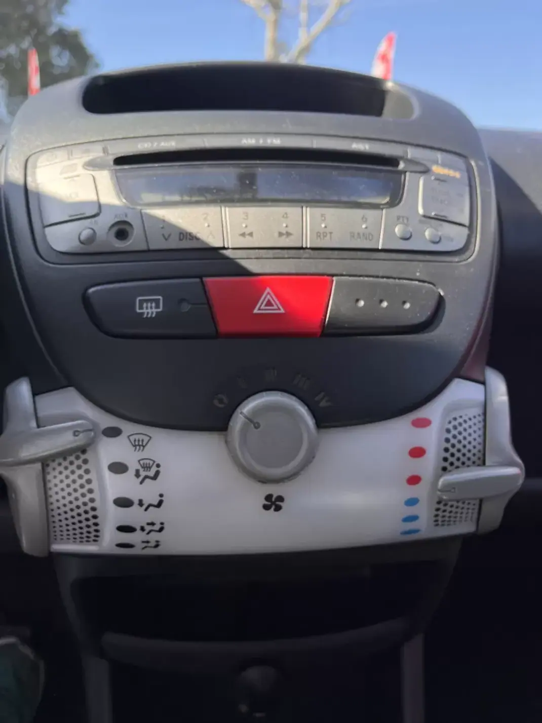 Citroën C1 2012 - 7350 EUR, 126000 km - 126000km - foto 14 de 16