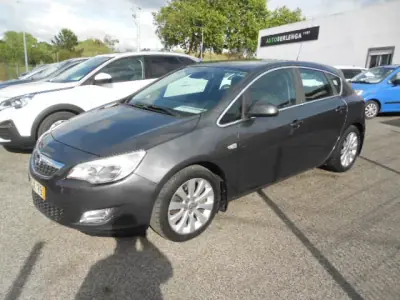 Opel Astra 2011 - 7900 EUR, 213201 km - AUTO.MOTO.pt - 213201km - foto 3 de 11