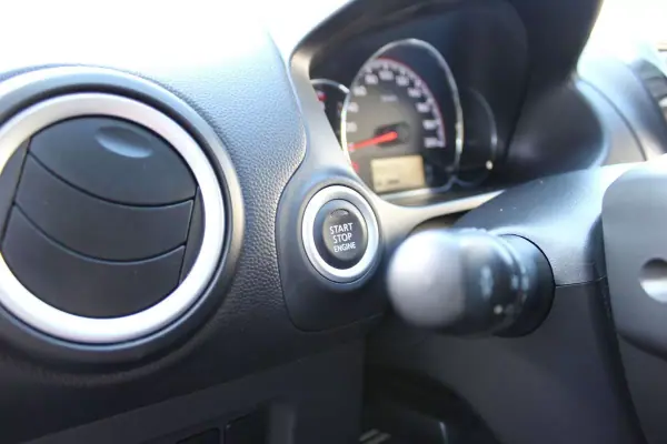 Mitsubishi Space Star 2021 - 11900 EUR, 33971 km - AUTO.MOTO.pt - 33971km - foto 7 de 18