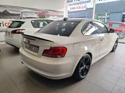 BMW 118 2011 - 11900 EUR, 243000 km - AUTO.MOTO.pt - 243000km - foto 17 de 22