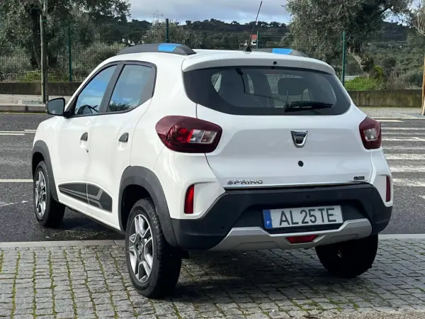 Dacia Spring 2021 - 12900 EUR, 14900 km - AUTO.MOTO.pt - 14900km - foto 3 de 28