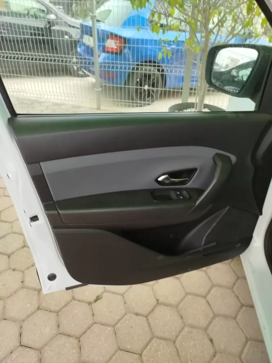 Renault EXPRESS 1.5 DCI BLUE 95 CONFORT 2021 - 14900 EUR, 77183 km - AUTO.MOTO.pt - 77183km - foto 8 de 11