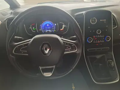 Renault Scénic 2017 - 9980 EUR, 262136 km - AUTO.MOTO.pt - 262136km - foto 19 de 39