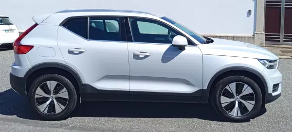 Volvo XC 40 2022 - 26490 EUR, 96032 km - AUTO.MOTO.pt - 96032km - foto 4 de 19