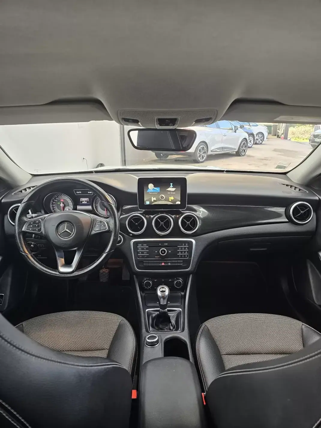 Mercedes-Benz CLA 180 2015 - 14000 EUR, 205367 km - 205367km - foto 45 de 51