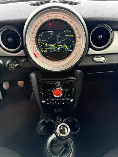 MINI Clubman 2014 - 11990 EUR, 156826 km - AUTO.MOTO.pt - 156826km - foto 13 de 15
