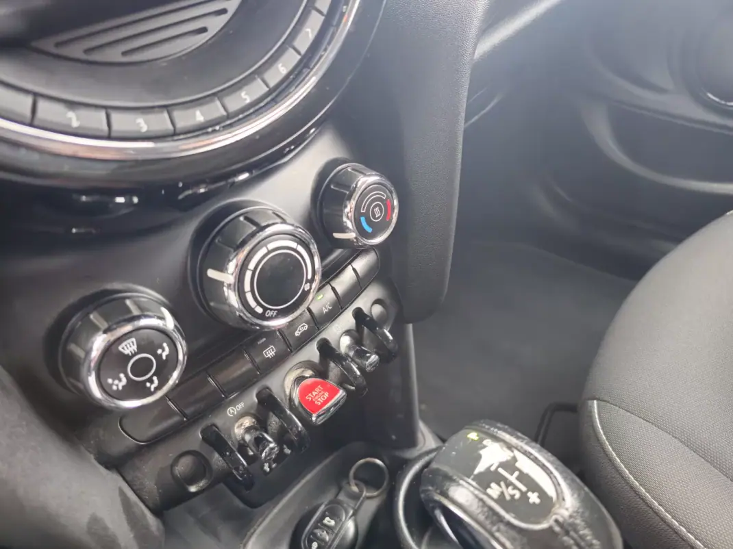 MINI 1000 2016 - 14990 EUR, 89000 km - AUTO.MOTO.pt - 89000km - foto 9 de 11