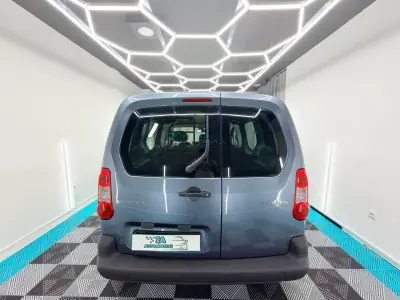 Citroën Berlingo 1.6 HDI ,3 Lug. Longa , Iva dedutivel 2011 - 9250 EUR, 111000 km - AUTO.MOTO.pt - 111000km - foto 6 de 16