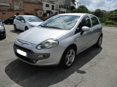 Fiat Grande Punto 2009 - 5900 EUR, 168000 km - AUTO.MOTO.pt - 168000km - foto 3 de 11