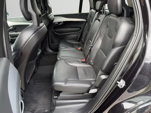 Volvo XC 90 2018 - 28990 EUR, 237257 km - AUTO.MOTO.pt - 237257km - foto 7 de 16