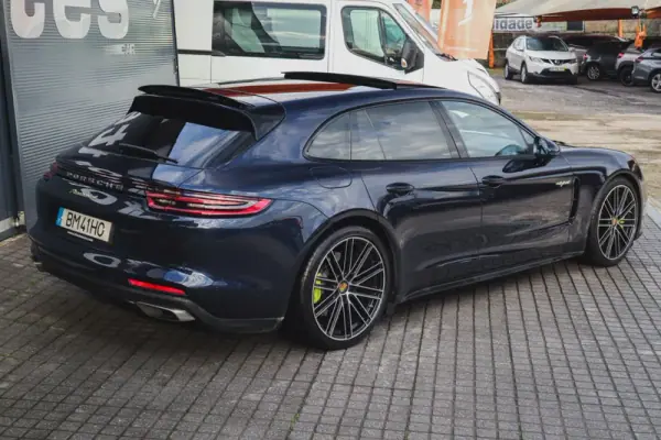 Porsche Panamera Sport Turismo 2019 - 67480 EUR, 97640 km - AUTO.MOTO.pt - 97640km - foto 21 de 71