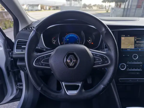 Renault Mégane Sport Tourer 2016 - 13990 EUR, 163000 km - AUTO.MOTO.pt - 163000km - foto 23 de 47