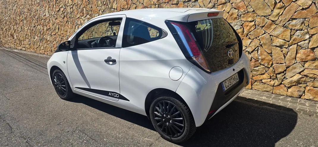 Toyota Aygo 2017 - 8750 EUR, 124500 km - 124500km - foto 2 de 13