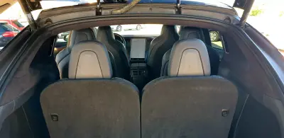Tesla Model X 2019 - 59990 EUR, 179000 km - AUTO.MOTO.pt - 179000km - foto 25 de 61