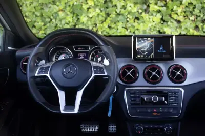 Mercedes-Benz GLA 45 AMG 2015 - 34900 EUR, 49200 km - AUTO.MOTO.pt - 49200km - foto 16 de 20