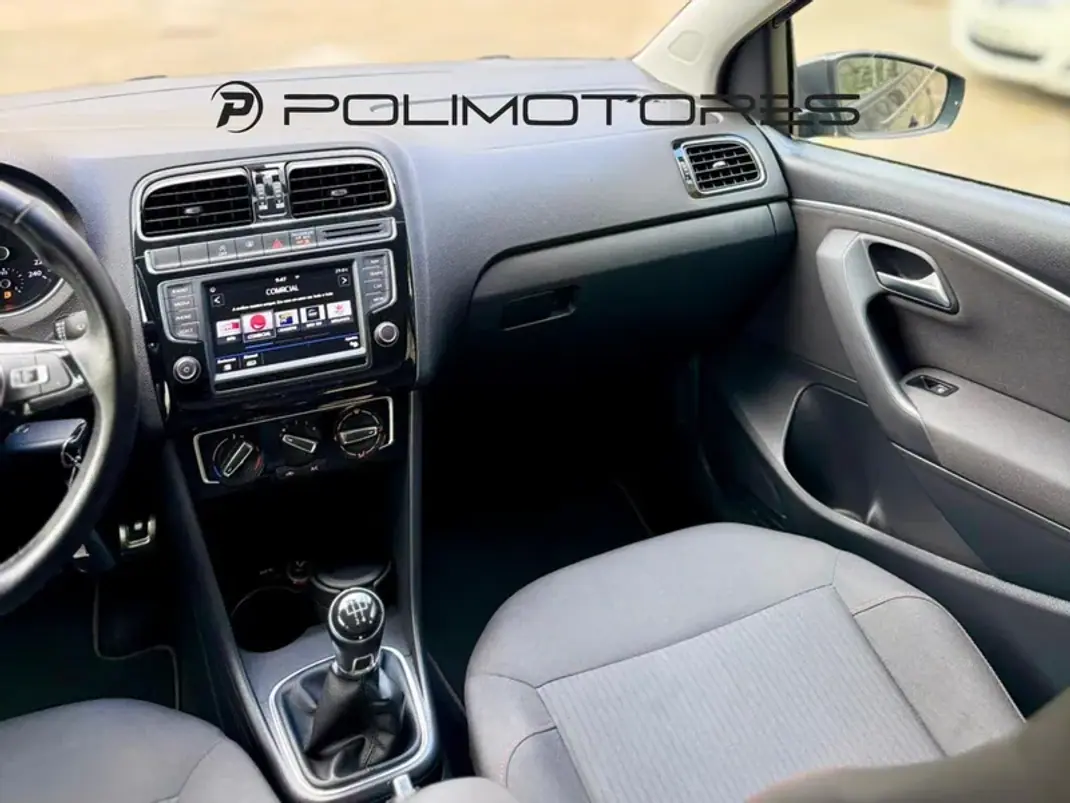 Volkswagen Polo 2017 - 13750 EUR, 50010 km - 50010km - foto 9 de 16