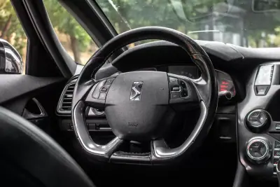 DS DS5 2015 - 8450 EUR, 237267 km - AUTO.MOTO.pt - 237267km - foto 32 de 41