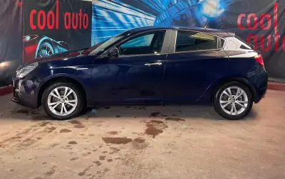 Alfa Romeo Giulietta 2011 - 8750 EUR, 197000 km - AUTO.MOTO.pt - 197000km - foto 3 de 35