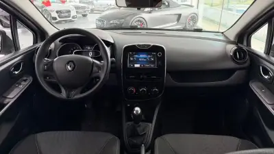Renault Clio Sport Tourer 2013 - 9990 EUR, 167795 km - AUTO.MOTO.pt - 167795km - foto 12 de 26
