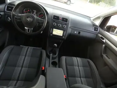 Volkswagen Touran 2012 - 16999 EUR, 182000 km - AUTO.MOTO.pt - 182000km - foto 12 de 28