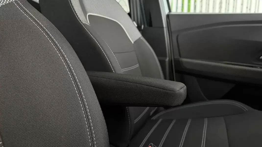 Dacia Sandero 2025 - 14990 EUR, 20225 km - AUTO.MOTO.pt - 20225km - foto 14 de 29