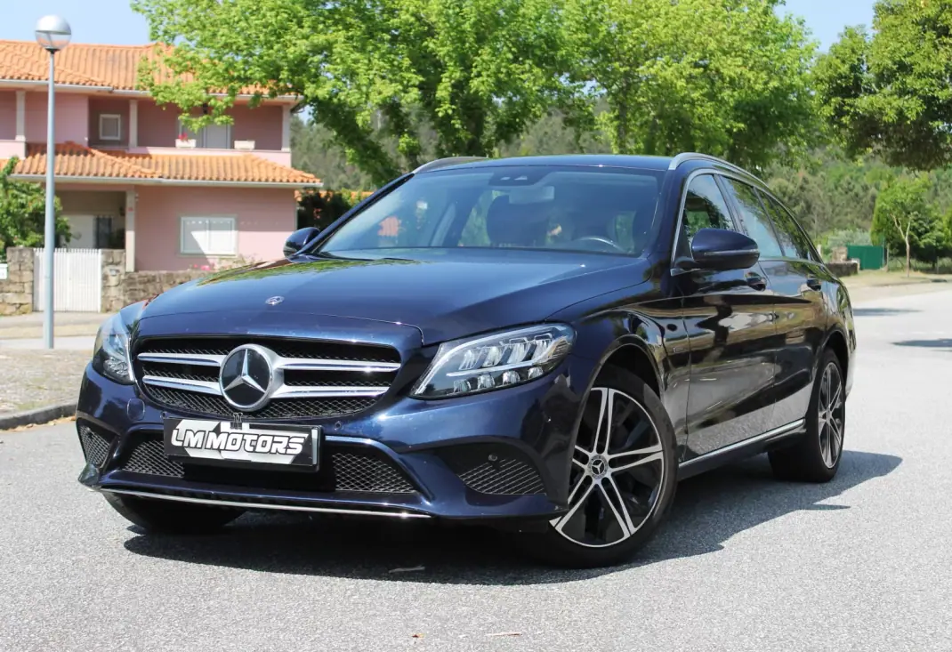 Mercedes-Benz C 300 2020 - 28990 EUR, 128000 km - AUTO.MOTO.pt - 128000km - foto 1 de 36