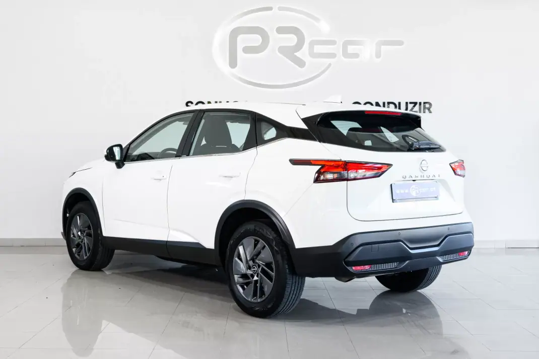 Nissan Qashqai 2023 - 23900 EUR, 32439 km - 32439km - foto 6 de 33