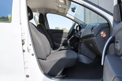 Dacia Sandero 2014 - 6990 EUR, 99876 km - 99876km - foto 23 de 25