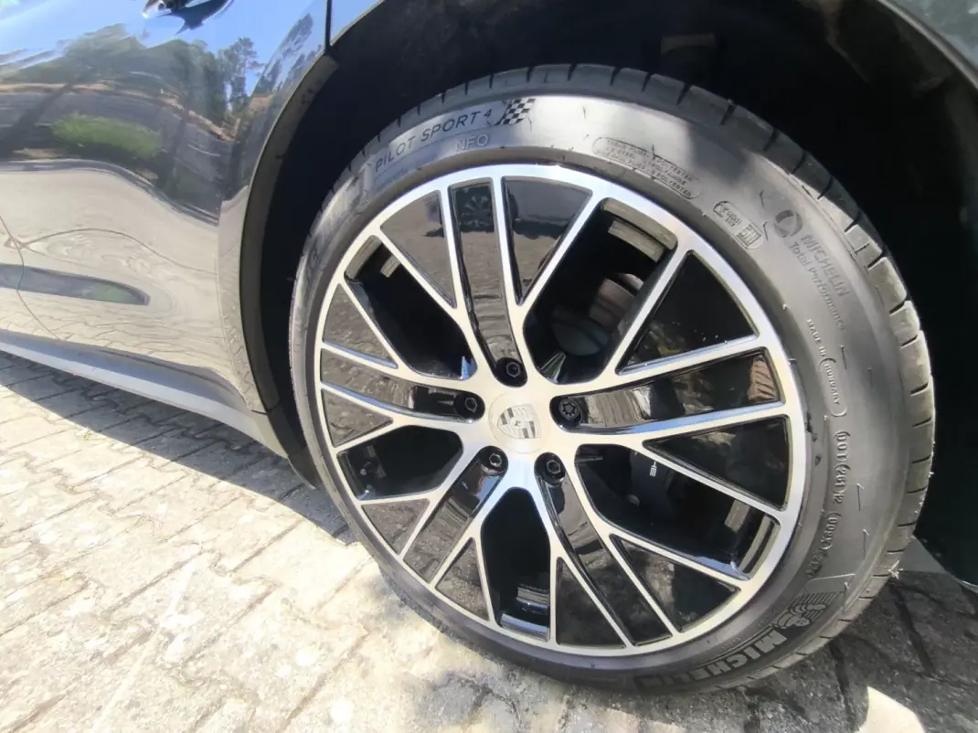 Porsche Taycan Sport Turismo 2024 - 92500 EUR, 36000 km - 36000km - foto 9 de 25