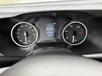 Iveco DAILY 35-140 CONTENTOR E PLATAFORMA 2020 - 28490 EUR, 91000 km - AUTO.MOTO.pt - 91000km - foto 3 de 34