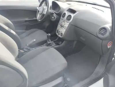 Opel Corsa 2011 - 5900 EUR, 220000 km - AUTO.MOTO.pt - 220000km - foto 14 de 24