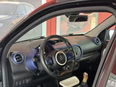 Renault Twingo 2015 - 7500 EUR, 149333 km - 149333km - foto 16 de 20