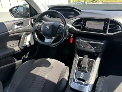 Peugeot 308 SW 2020 - 16000 EUR, 130000 km - AUTO.MOTO.pt - 130000km - foto 35 de 57