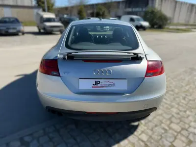 Audi TT Coupé 2006 - 16990 EUR, 77500 km - AUTO.MOTO.pt - 77500km - foto 7 de 19