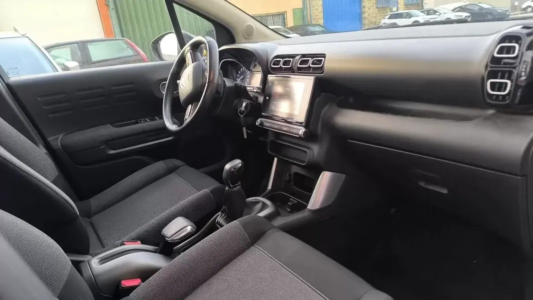 Citroën C3 Aircross 2018 - 10500 EUR, 102000 km - AUTO.MOTO.pt - 102000km - foto 3 de 19