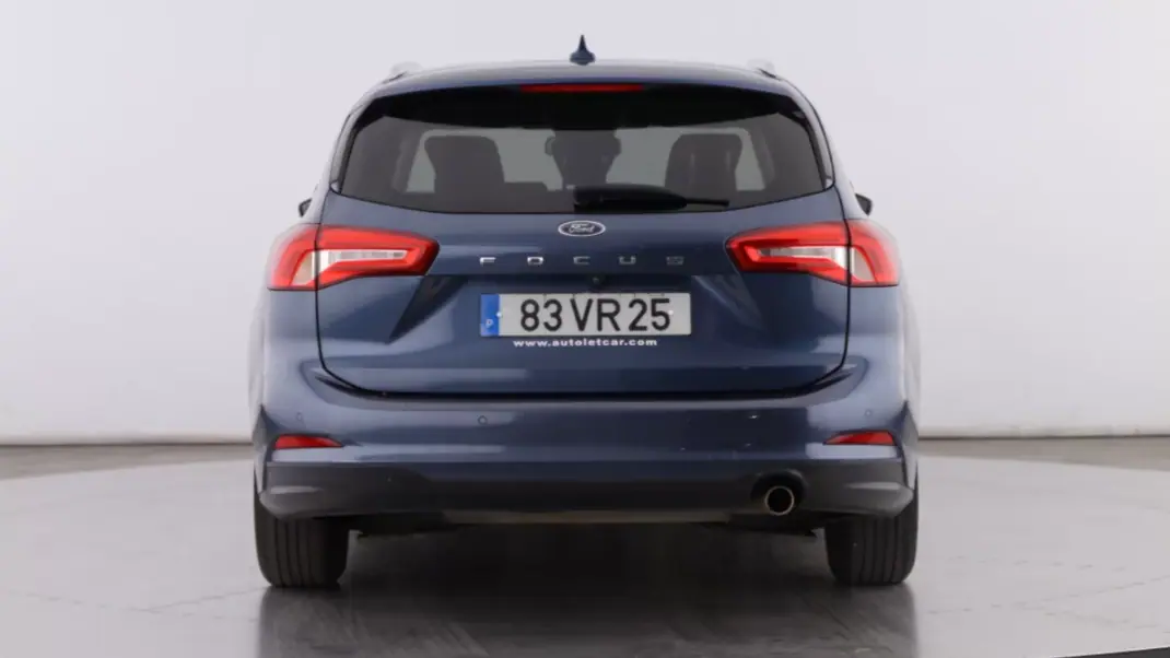 Ford Focus SW 2018 - 11999 EUR, 96051 km - AUTO.MOTO.pt - 96051km - foto 7 de 21