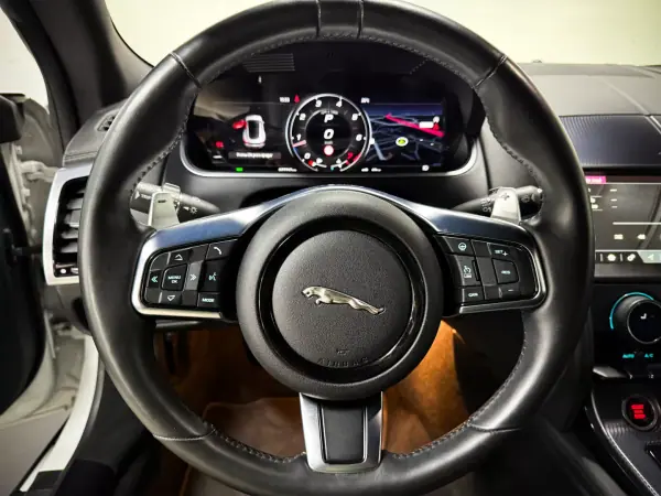 Jaguar F-Type 2020 - 52500 EUR, 77800 km - AUTO.MOTO.pt - 77800km - foto 14 de 27